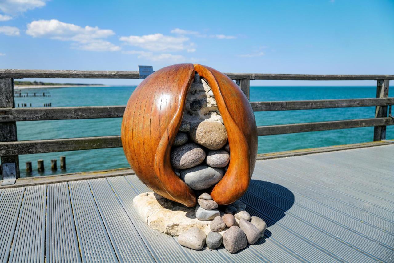 Ostseelagune Zingst, Exklusive Dhh, Strandnah, Sauna, Kamin, 3 Sz, 2 Baeder, Glasfaser, Haustierfrei, Garten Mit Suedterrasse, E-Ladesaeule, 2 Stellplaetze, Strandkorb, Fahrradschuppen, Waschmaschine, Trockner, Nichtraucher Ngoại thất bức ảnh