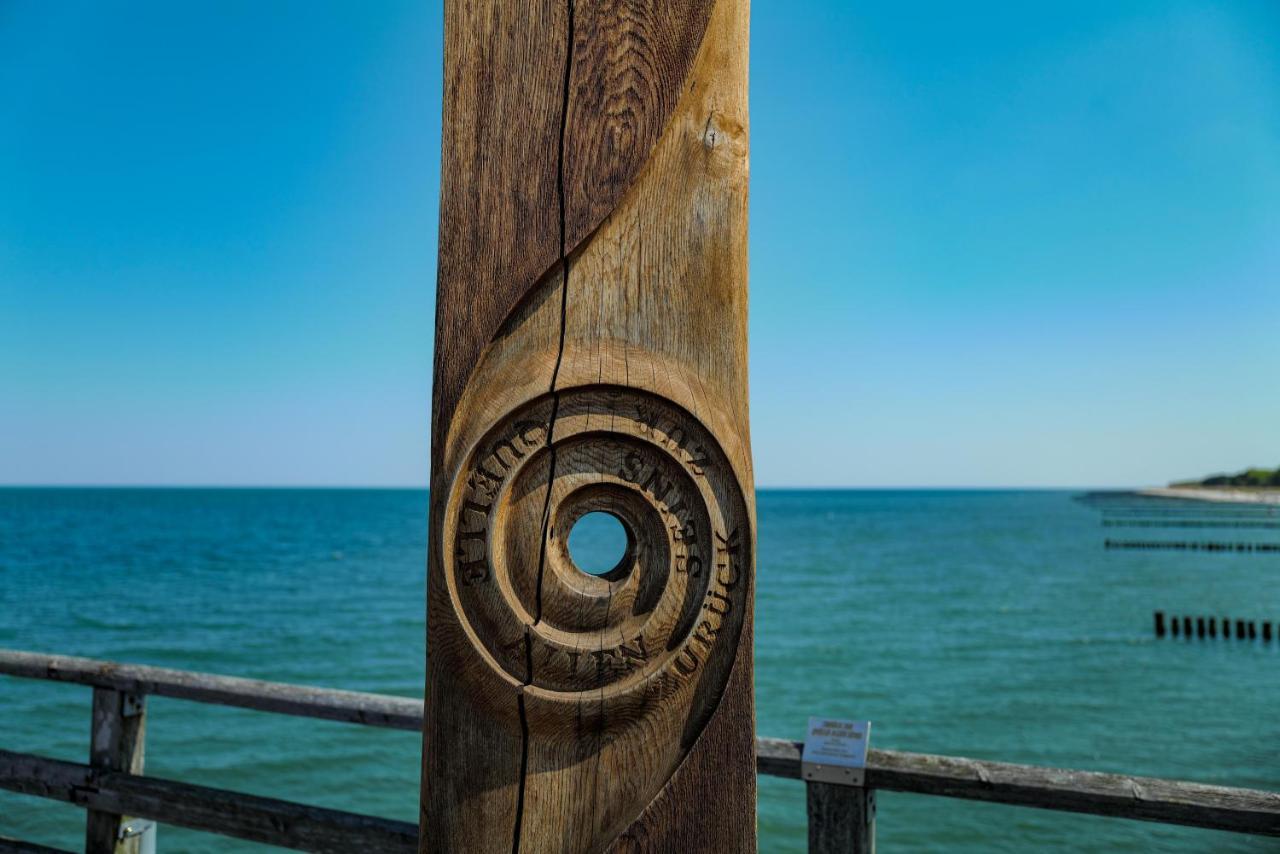 Ostseelagune Zingst, Exklusive Dhh, Strandnah, Sauna, Kamin, 3 Sz, 2 Baeder, Glasfaser, Haustierfrei, Garten Mit Suedterrasse, E-Ladesaeule, 2 Stellplaetze, Strandkorb, Fahrradschuppen, Waschmaschine, Trockner, Nichtraucher Ngoại thất bức ảnh